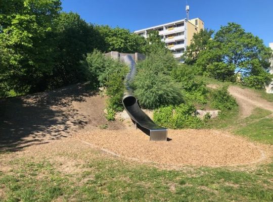 Spielplatz Berchen Rutsche