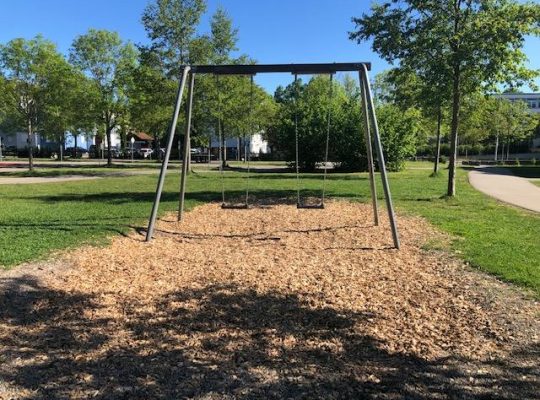 Spielplatz Berchen Schaukel