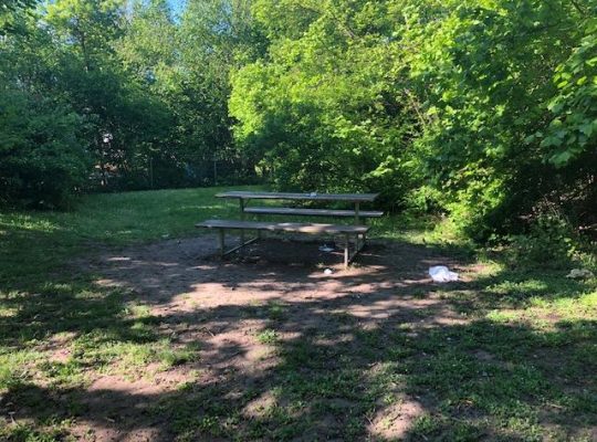 Spielplatz Berchen - Tisch