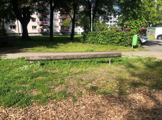 Spielplatz Brandenburger Straße - balancieren