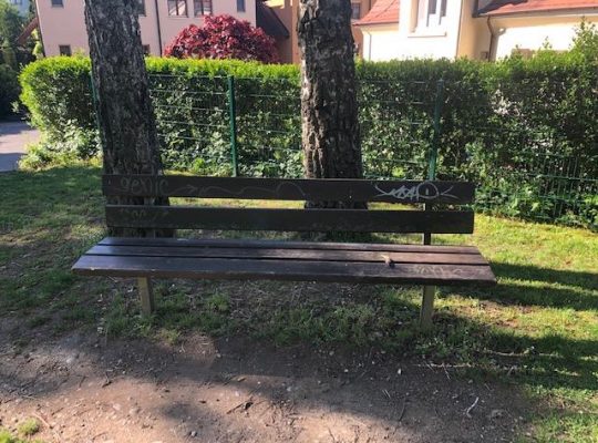 Spielplatz Eichendorffweg Sitzbank 2
