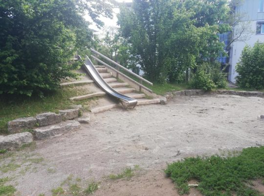 Spielplatz Erich-Bloch-Weg - Rutsche