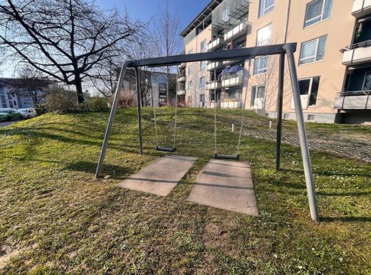 Spielplatz Erich-Bloch-Weg - Schaukel