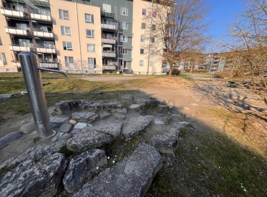 Spielplatz Erich-Bloch-Weg - Wasserpumpe