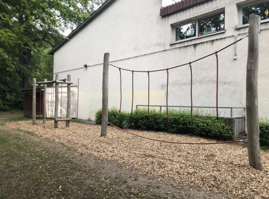 Spielplatz Haidelmoosschule - Balancieren