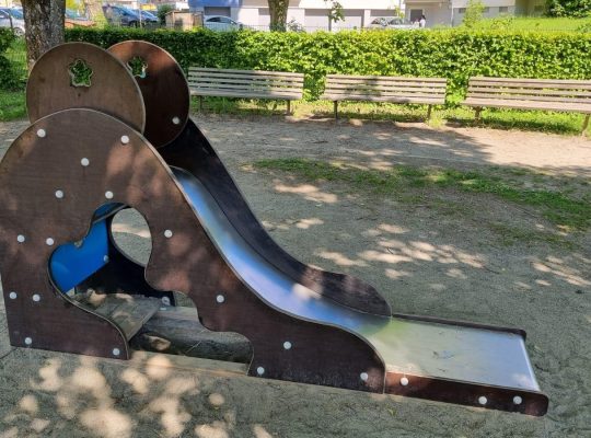 Spielplatz Hockgraben - Kleinkind-Rutsche