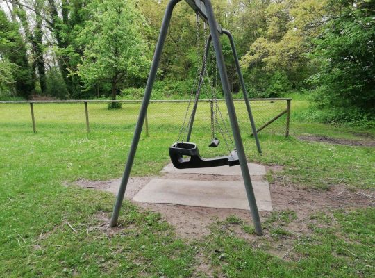 Spielplatz Holdersteig Litzelstetten - Familienschaukel