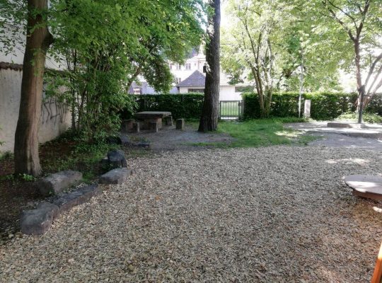 Spielplatz Katzgasse - Sitzgruppe