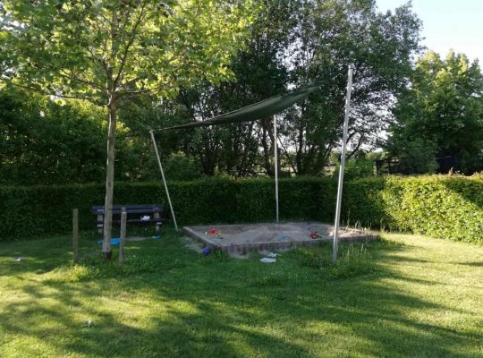 Spielplatz Lindenbühl - sandkasten überdacht