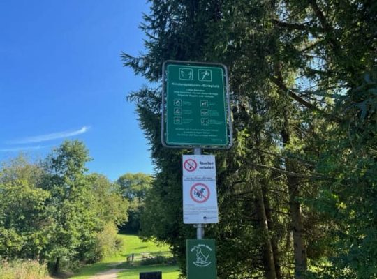 Spielplatz Moosweg - Beschilderung 2