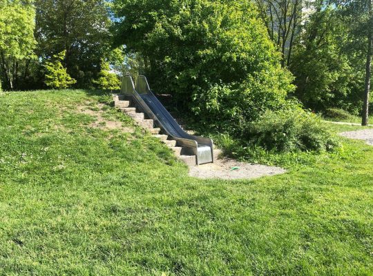 Spielplatz Mühlenweg - Kleinkinderrutsche