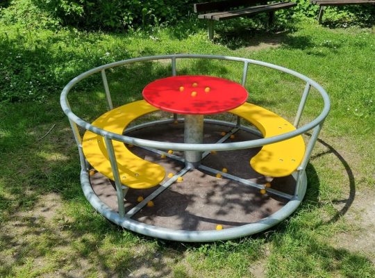 Spielplatz Nestgasse - karussell