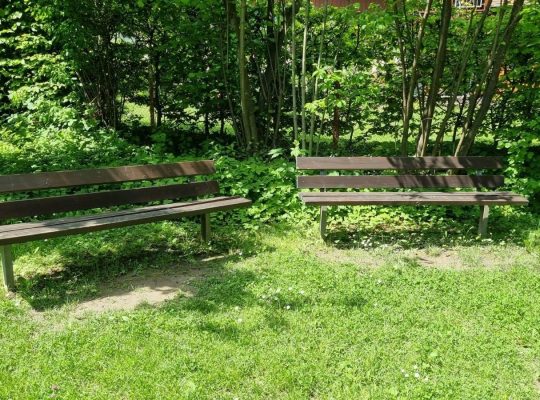 Spielplatz Nestgasse - sitzmöglichkeiten