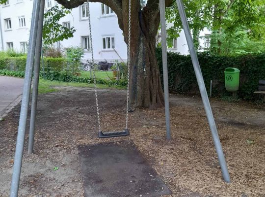 Spielplatz Sankt-Gebhard-Platz - schaukel