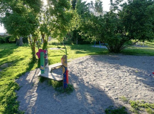 Spielplatz Schänzle - Sitzmöglichkeit 2