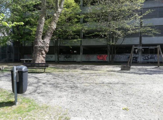 Spielplatz Schottenstraße - Sitzbank