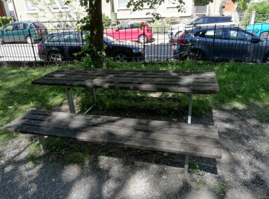 Spielplatz Schottenstraße - Sitzbank+Tisch