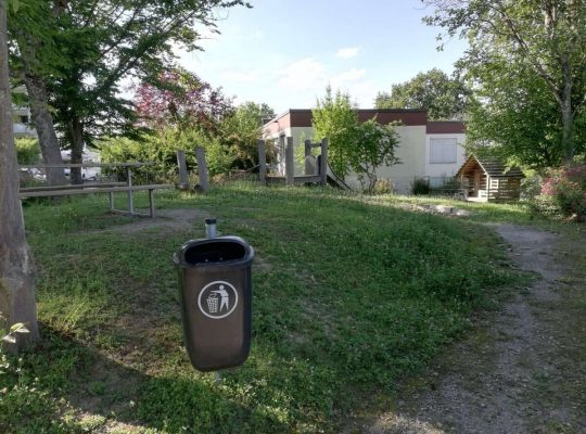Spielplatz Sonnenbühl Ost - Mülleimer