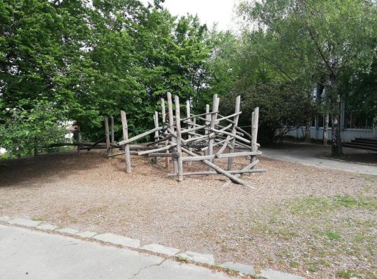 Spielplatz Sonnenhalde - balancieren