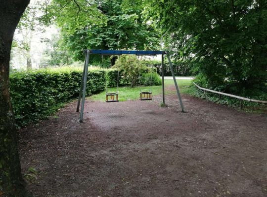 Spielplatz Stadtgarten - Kinderschaukel