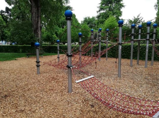 Spielplatz Stadtgarten - klettern