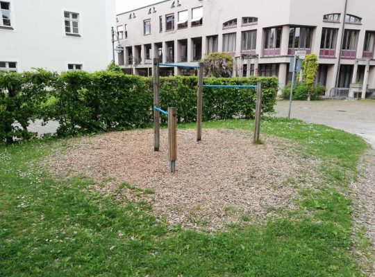 Spielplatz Treffpunkt Petershausen - Reckstange