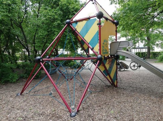 Spielplatz Treffpunkt Petershausen - klettern