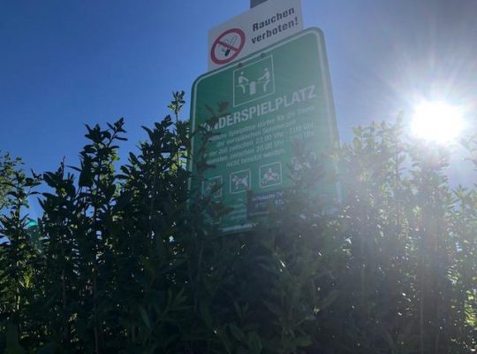 Spielplatz Urisberg Beschilderung