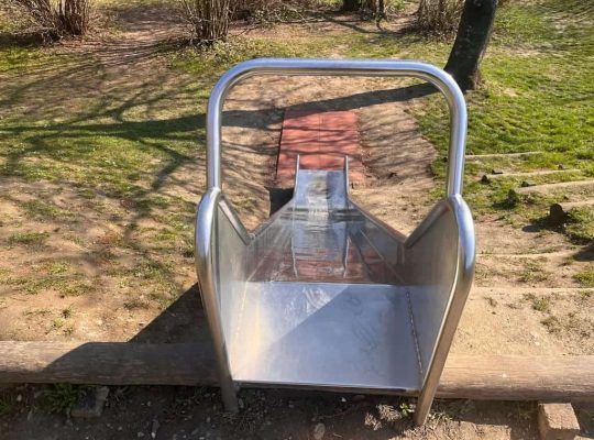 Spielplatz Urisberg Rutsche von oben