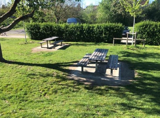 Spielplatz Urisberg Tische