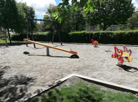 Spielplatz Yachthafen - Federwippe und Wippe
